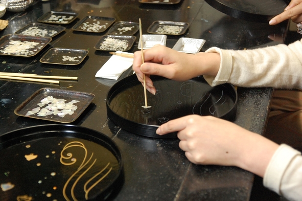 京都唯一の工房で螺鈿（らでん）・蒔絵体験！夕朝食付きプラン【旬づくし】